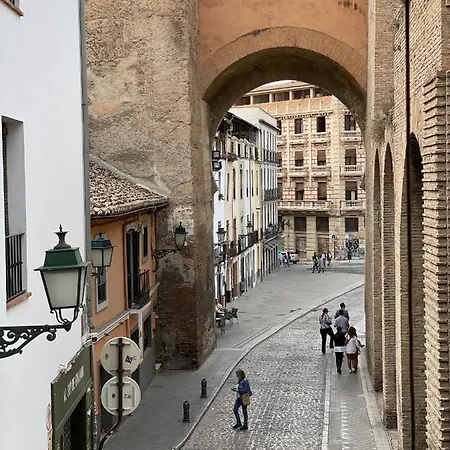 Sleep In Historic Puerta Elvira Granada