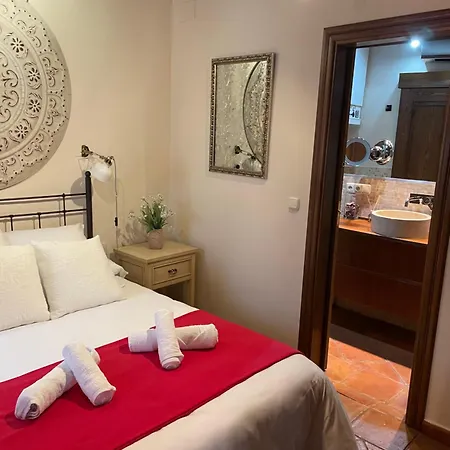 Sleep In Historic Puerta Elvira Granada